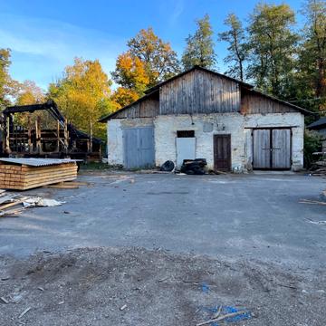 Варшавська вул. (Ворошилова), 1