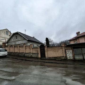 Стрийська вул., 6