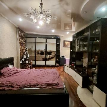 Петра Григоренка просп. (Маршала Жукова), 14