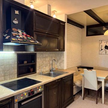 Валерія Лобановського просп. (Червонозоряний), 4-В