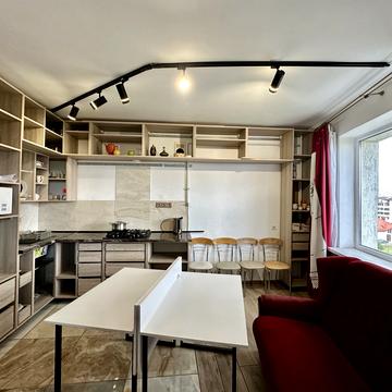 Андрія Сахарова вул., 14б