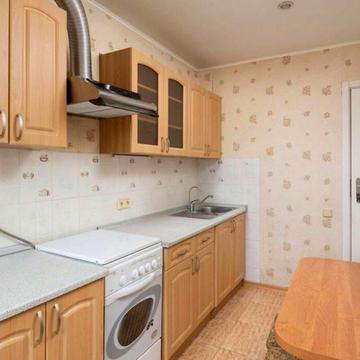 Саксаганського вул., 45