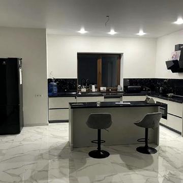 Місячний провулок