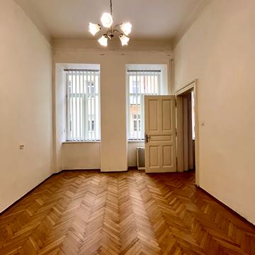 Листопадового Чину вул. (), 3