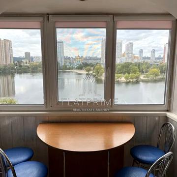 Березняківська вул., 30