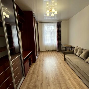 Івана Вишенського вул., 3