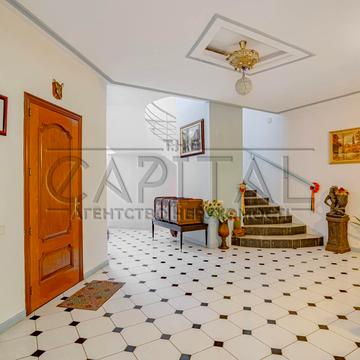 Центральна вул.