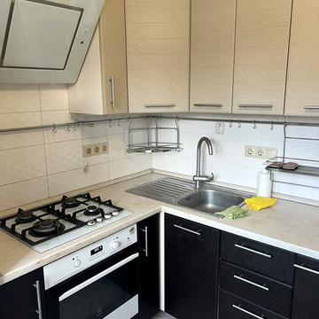 Героїв Дніпра вул., 7