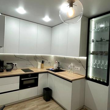 Львівська вул., 15б