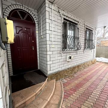 Леся Курбаса, 5