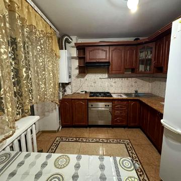 Академічна вул., 52