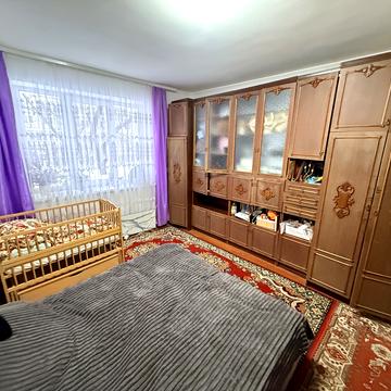 Ярослава Гашека вул., 8