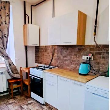 Вереснева вул., 22-Б