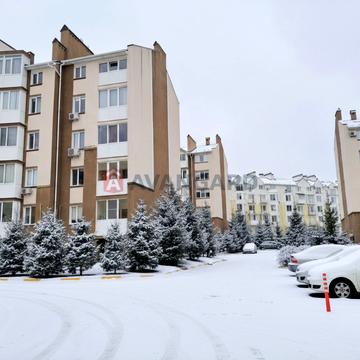 Павла Чубинського вул., 11