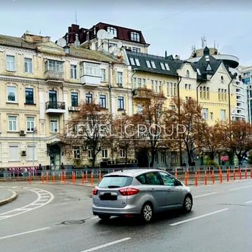 Івана Мазепи вул. (Січневого Повстання), 18/29