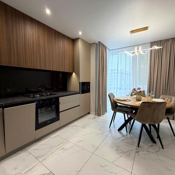 Степана Бандери вул., (Будинок 4)