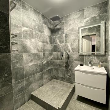 Героїв Десантників вул., 8