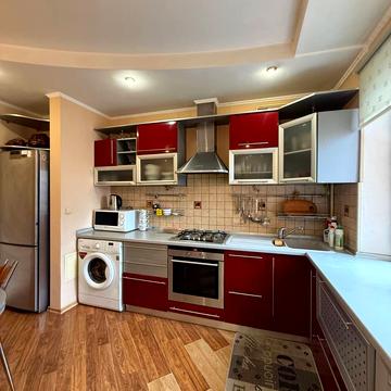 Володимира Івасюка вул. (Головка), 18