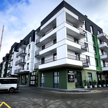 Захисників України вул. (Гордіюк), 1