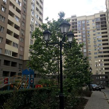 Михайла Грушевського вул., 30г