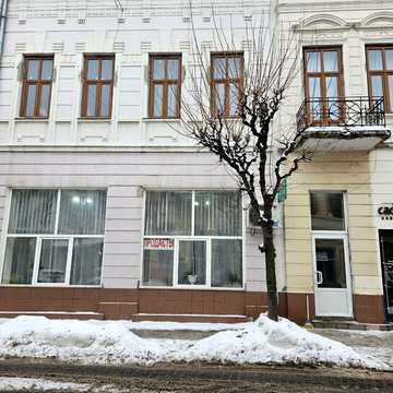 Театральна вул., 13