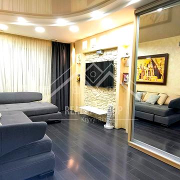 Сонячний мікрорайон вул., 4