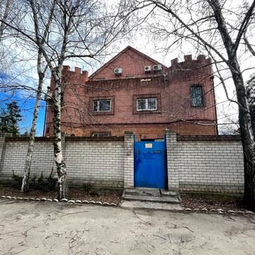 Янтарна вул., 60