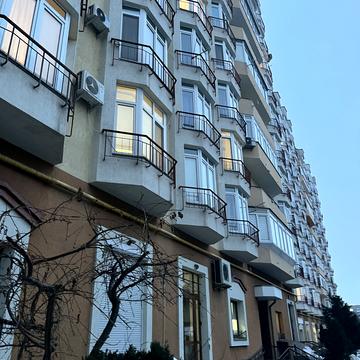 Авраама Лінкольна вул. (Димитрова), 10-А