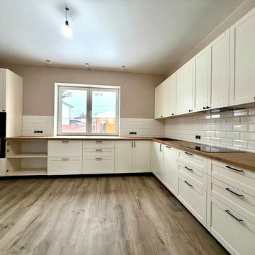 Яблунева вул.