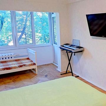 Ореста Левицького вул. (Академіка Курчатова), 13