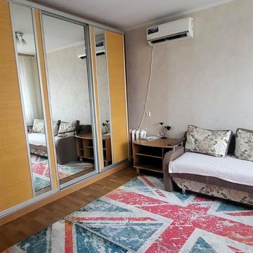 Академіка Заболотного вул., 30