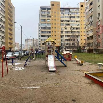 Академіка Сахарова вул., 18