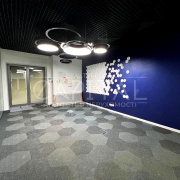 Новонаводницька вул. (Лаврська), 30