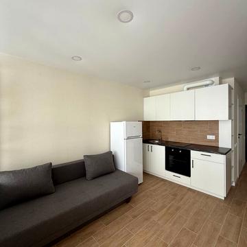 Олега Мудрака вул. (Генерала Наумова), 1-Б