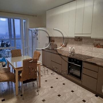 Воскресенська вул., 18