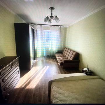 Академіка Заболотного вул., 48