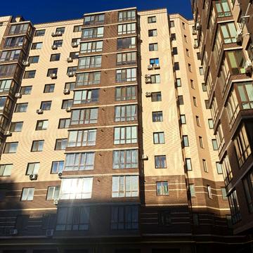 Олега Антонова вул. (Карла Маркса), 13б