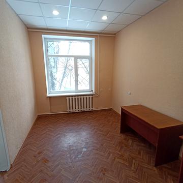 Батумська вул., 11