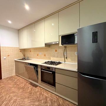 Богдана Хмельницького вул., 53