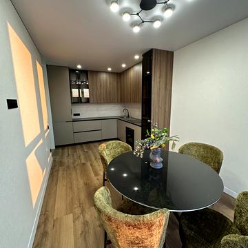 Університетська вул., (Будинок 5)