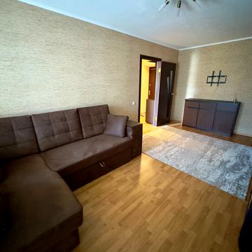 Богдана Хмельницького просп. (Героїв Сталінграда), 24