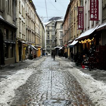 Староєврейська вул., 18