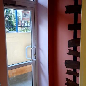 Академіка Ющенка вул., 10