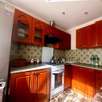 Пасічна вул., 75