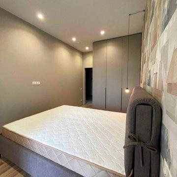 Джона Маккейна вул. (Івана Кудрі), 7