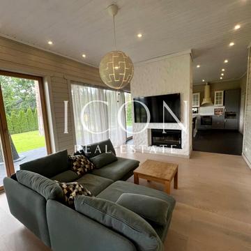 Вишнева вул.