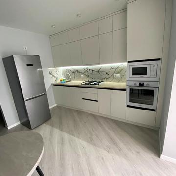 Студентська вул., 28