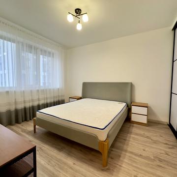 Студентська вул., 34