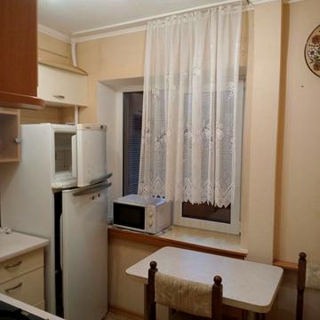 Русанівська набережна вул., 10/1