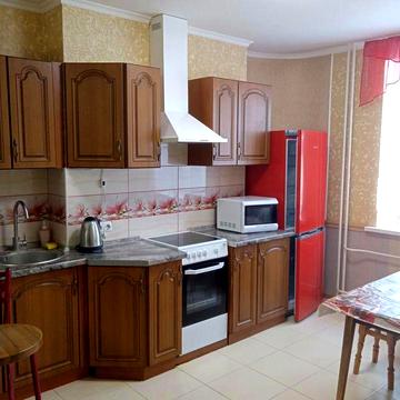 Валерія Лобановського вул., 11